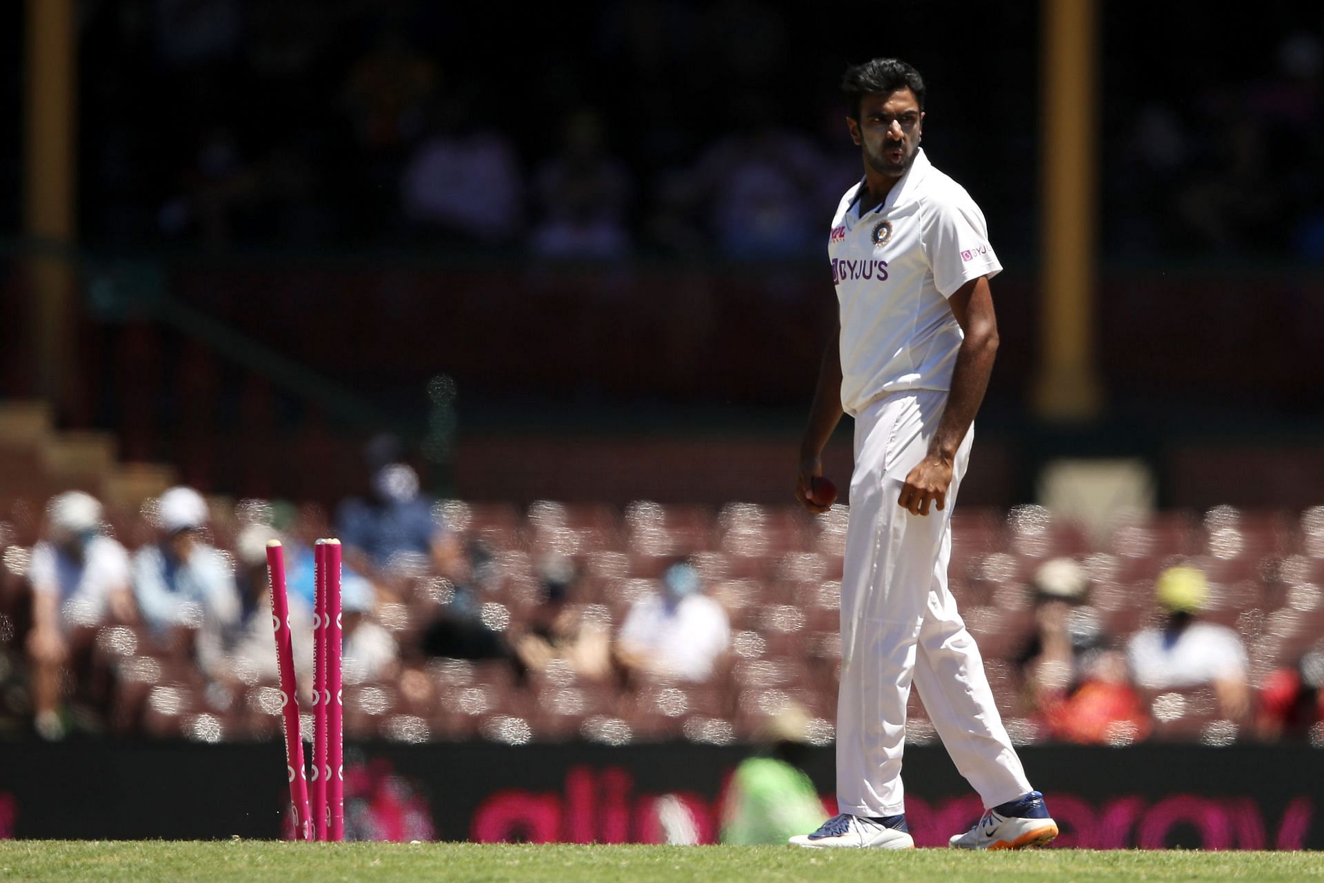 Most-Test-wickets-in-Asia&tournament=menstestअश्विन गेंदबाजी के दौरान
